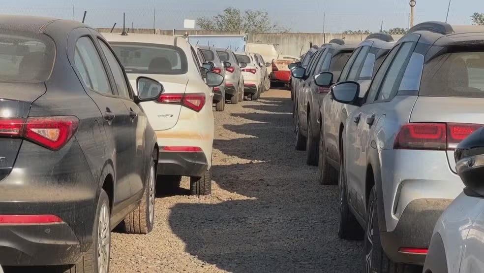 Leilões vendem carros afetados pela enchente no RS por até 60% do valor de mercado