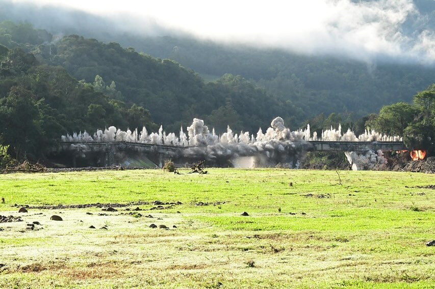 Ponte sobre o Rio Caí na BR-116, entre Caxias e Nova Petrópolis, é implodida