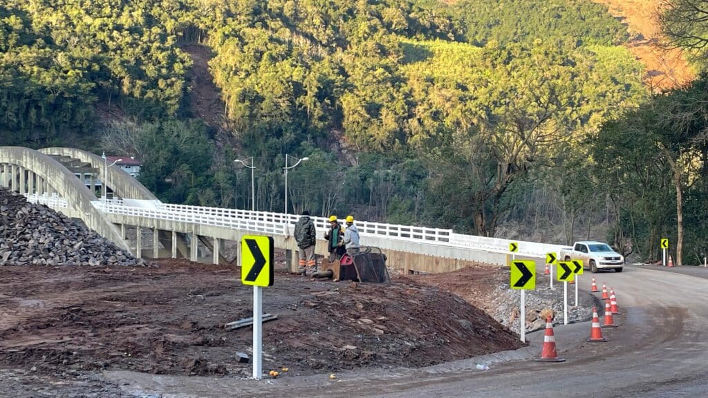 Trânsito pela Serra das Antas será no sistema PARE E SIGA de sexta a domingo