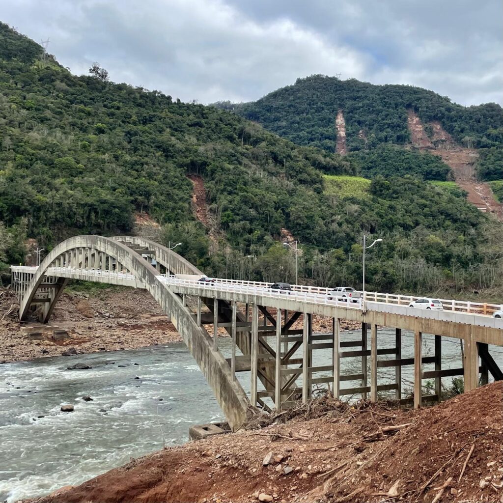 Horários de trânsito na Serra das Antas.