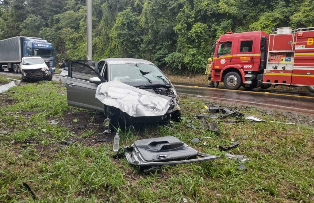 Ocorrência deixa três feridos na BR-470, em Bento Gonçalves